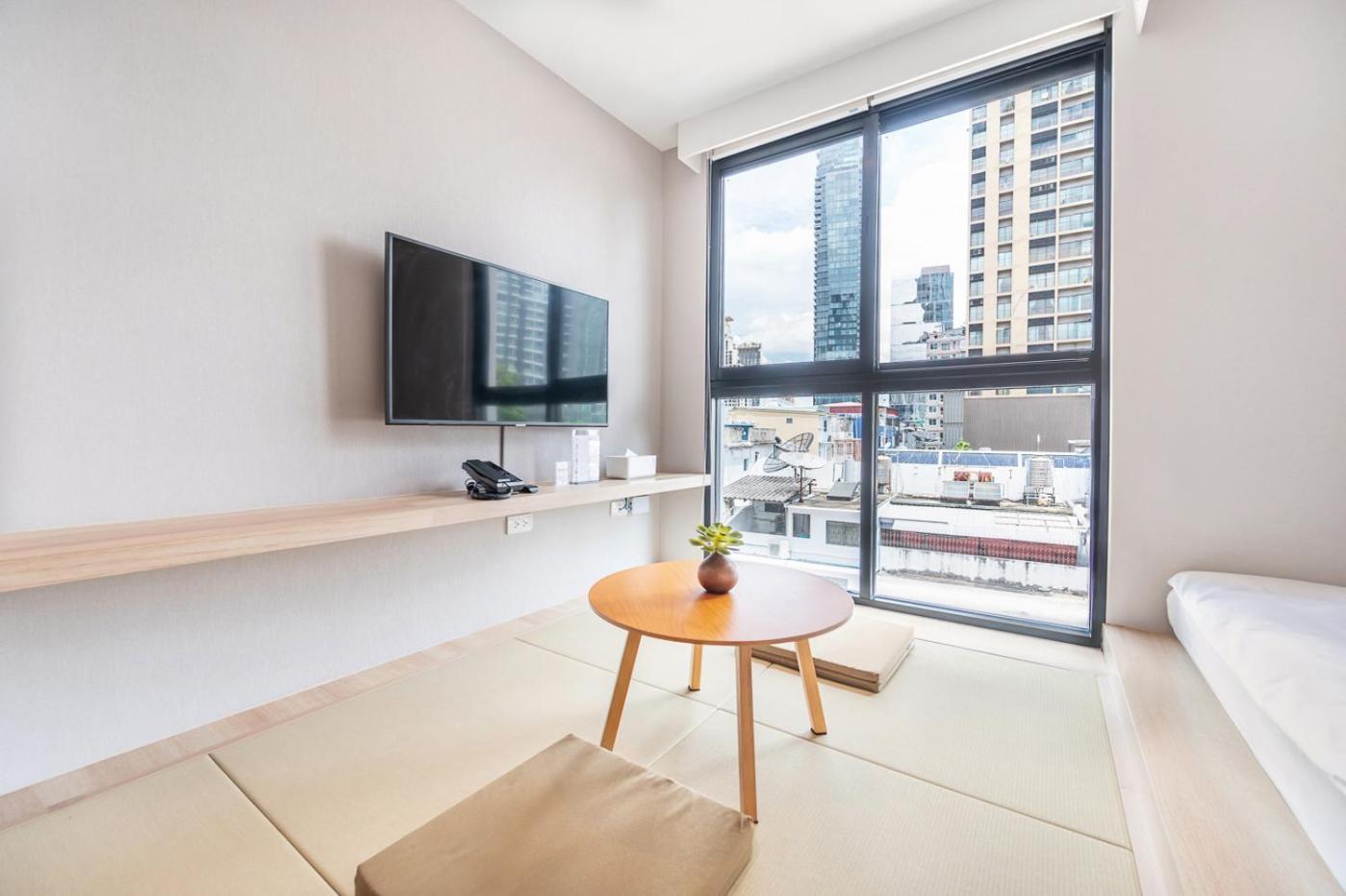 Livezen Bangkok Sukhumvit Hotel ภายนอก รูปภาพ
